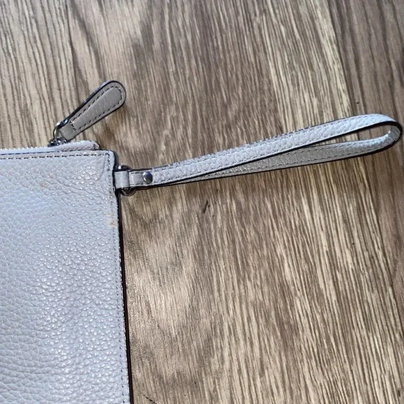 Michael Kors wristlet - Picture 6 of 14